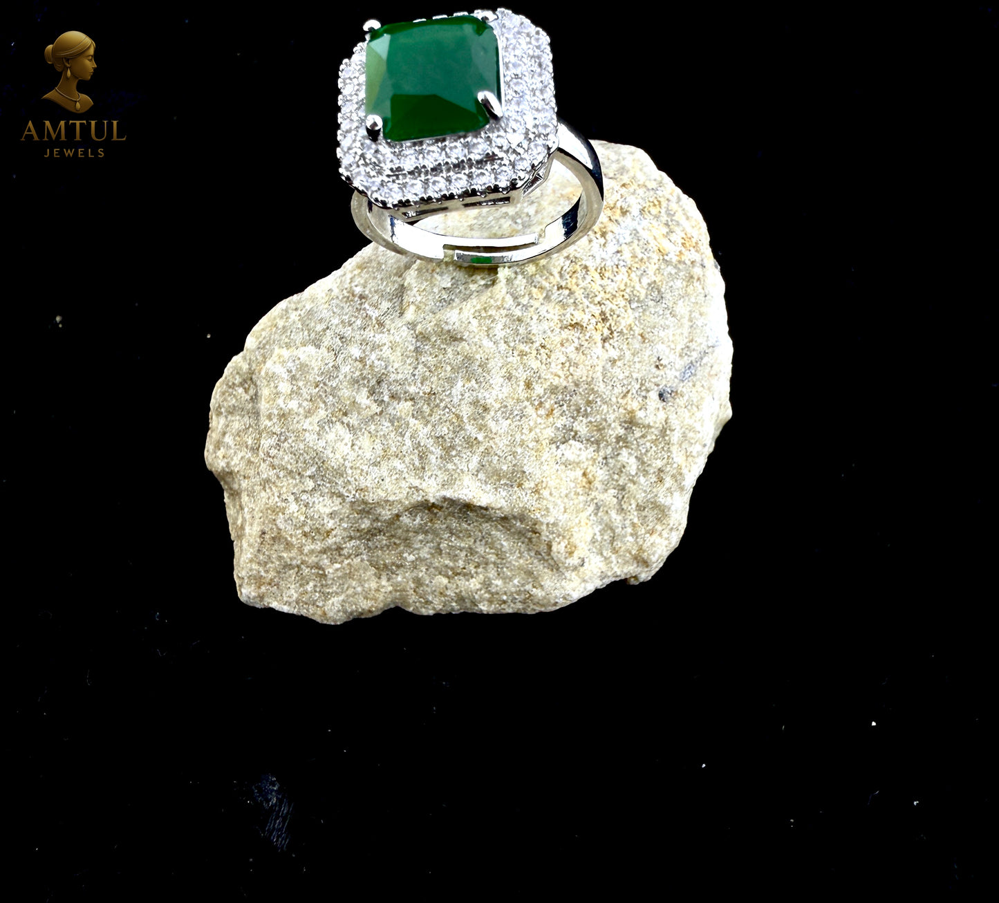 💚Emerald Queen Silver Ring 👑