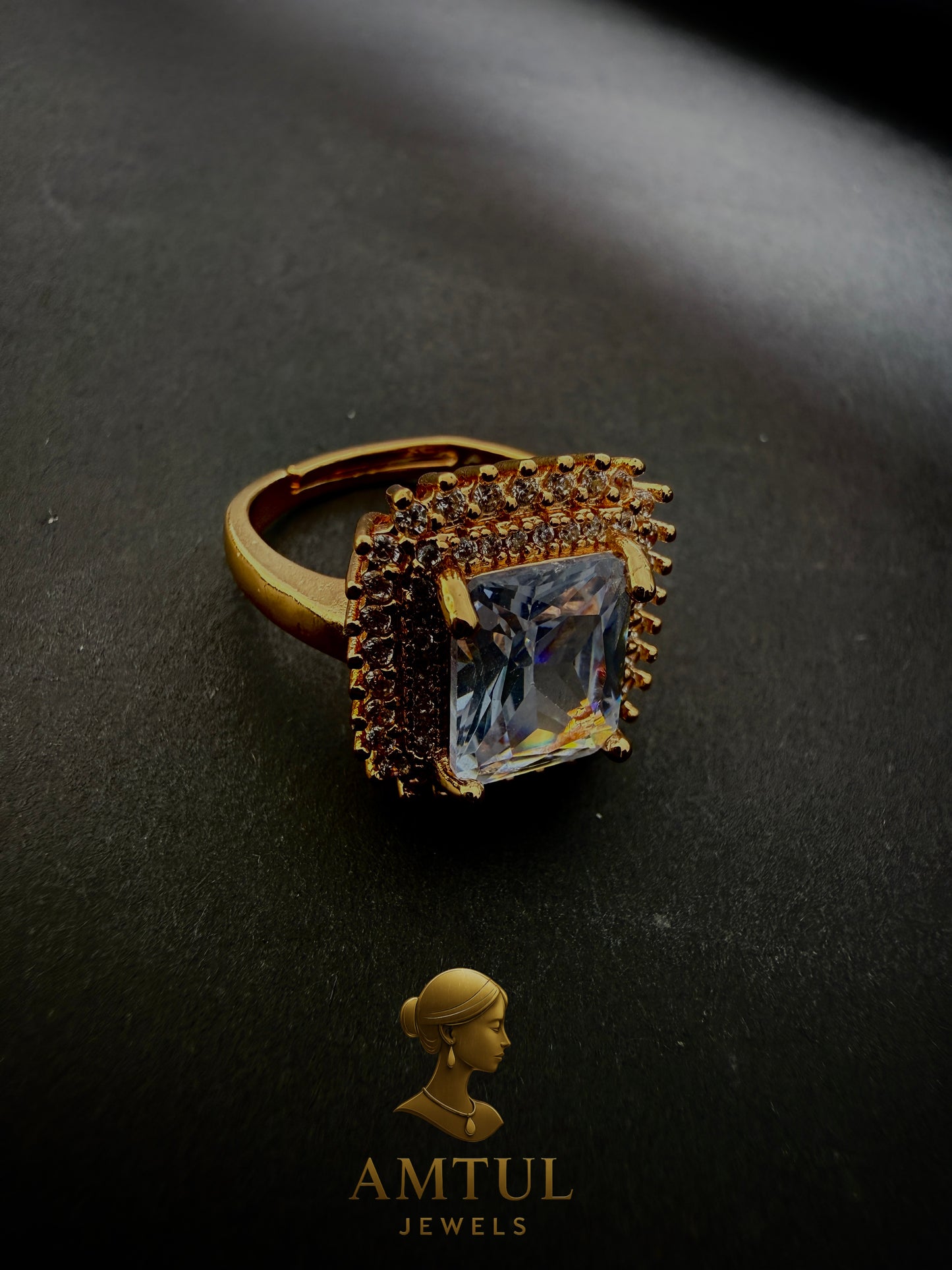 💍 Royal Radiance Square-Cut Crystal Ring