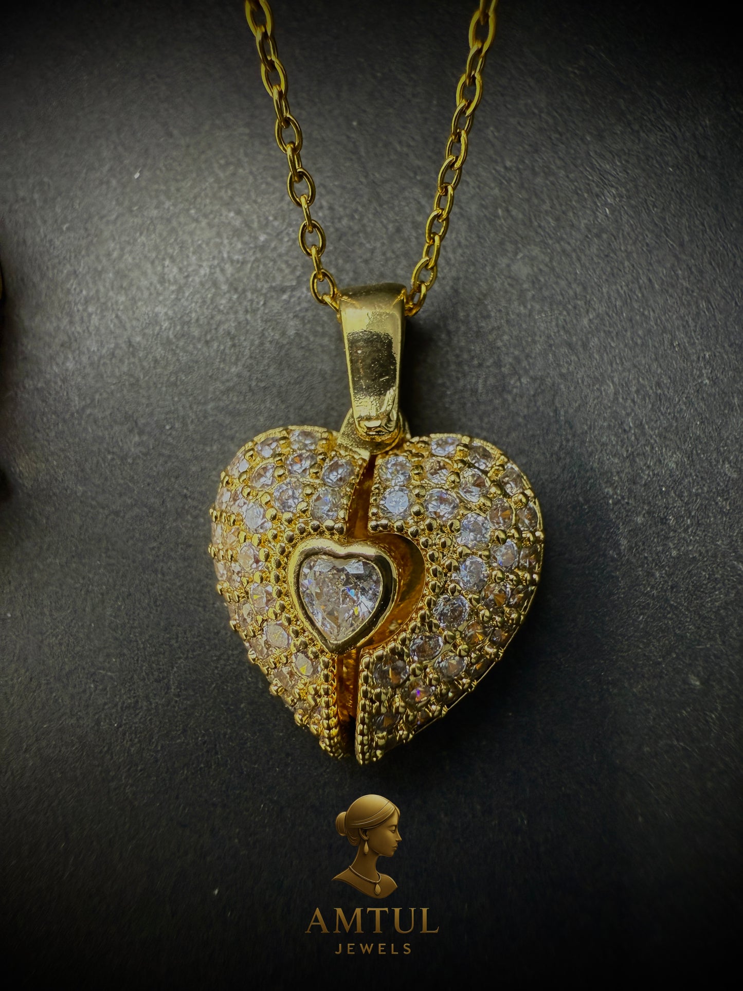 💎 Amtul Crystal Heart Gold Pendant 💎
