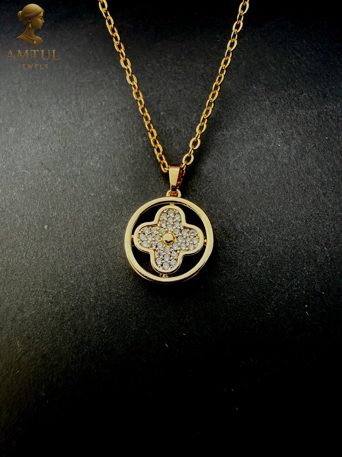 ✨ Amtul Clover Diamond Gold Pendant✨