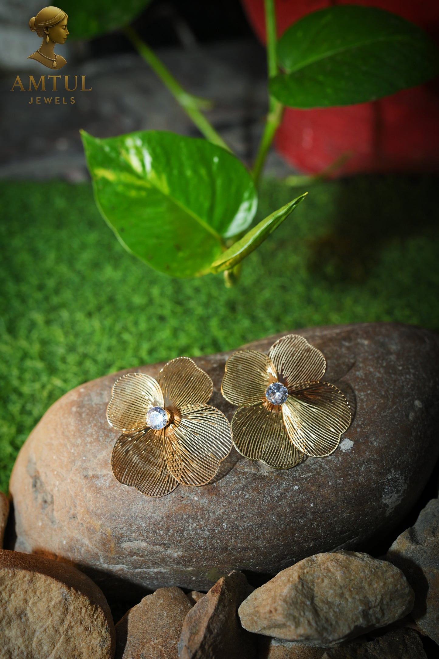 💎 Golden Blossom Crystal Flower Earrings