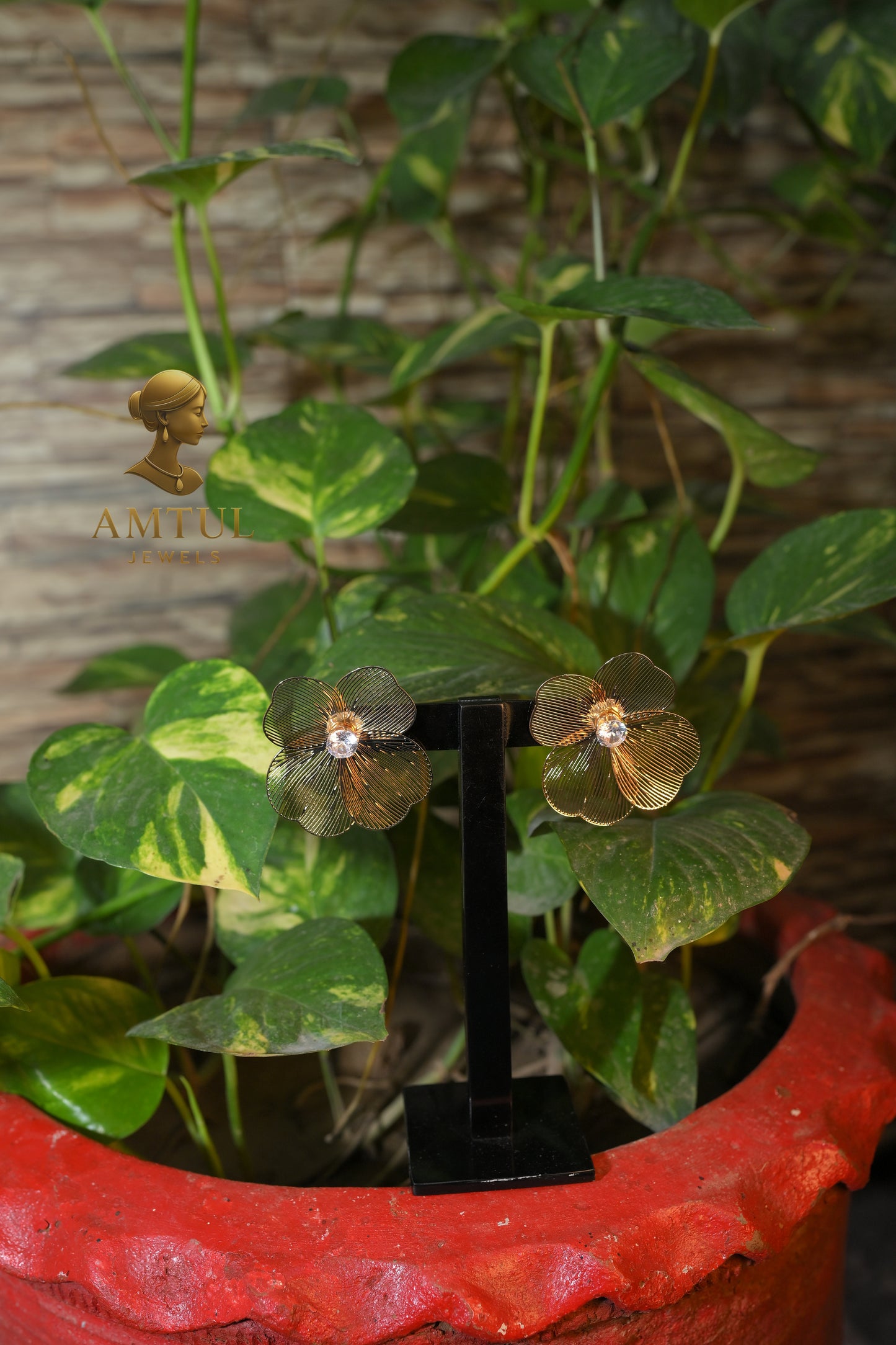 💎 Golden Blossom Crystal Flower Earrings