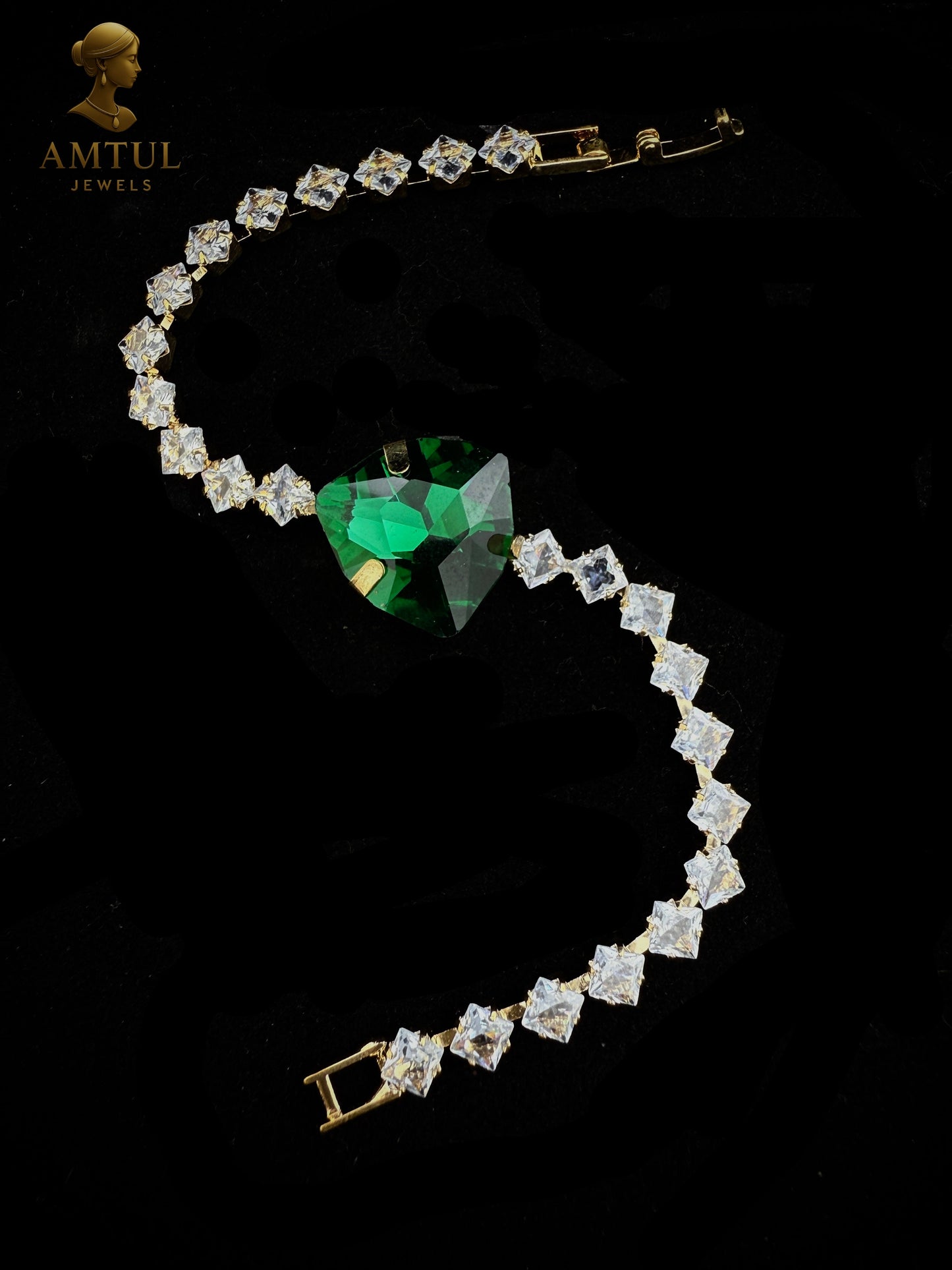 💎Emerald Heart Radiance Bracelet
