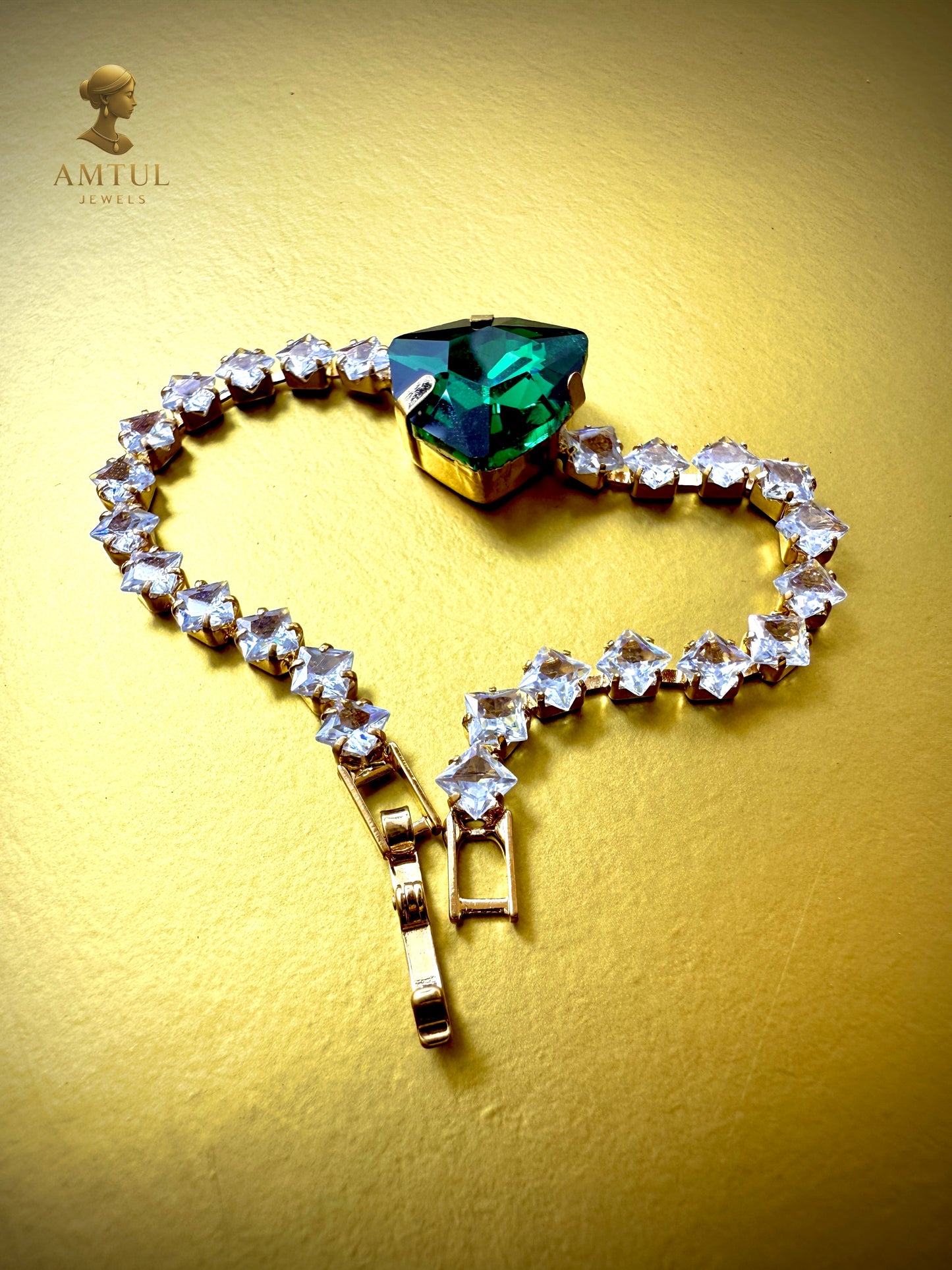 💎Emerald Heart Radiance Bracelet