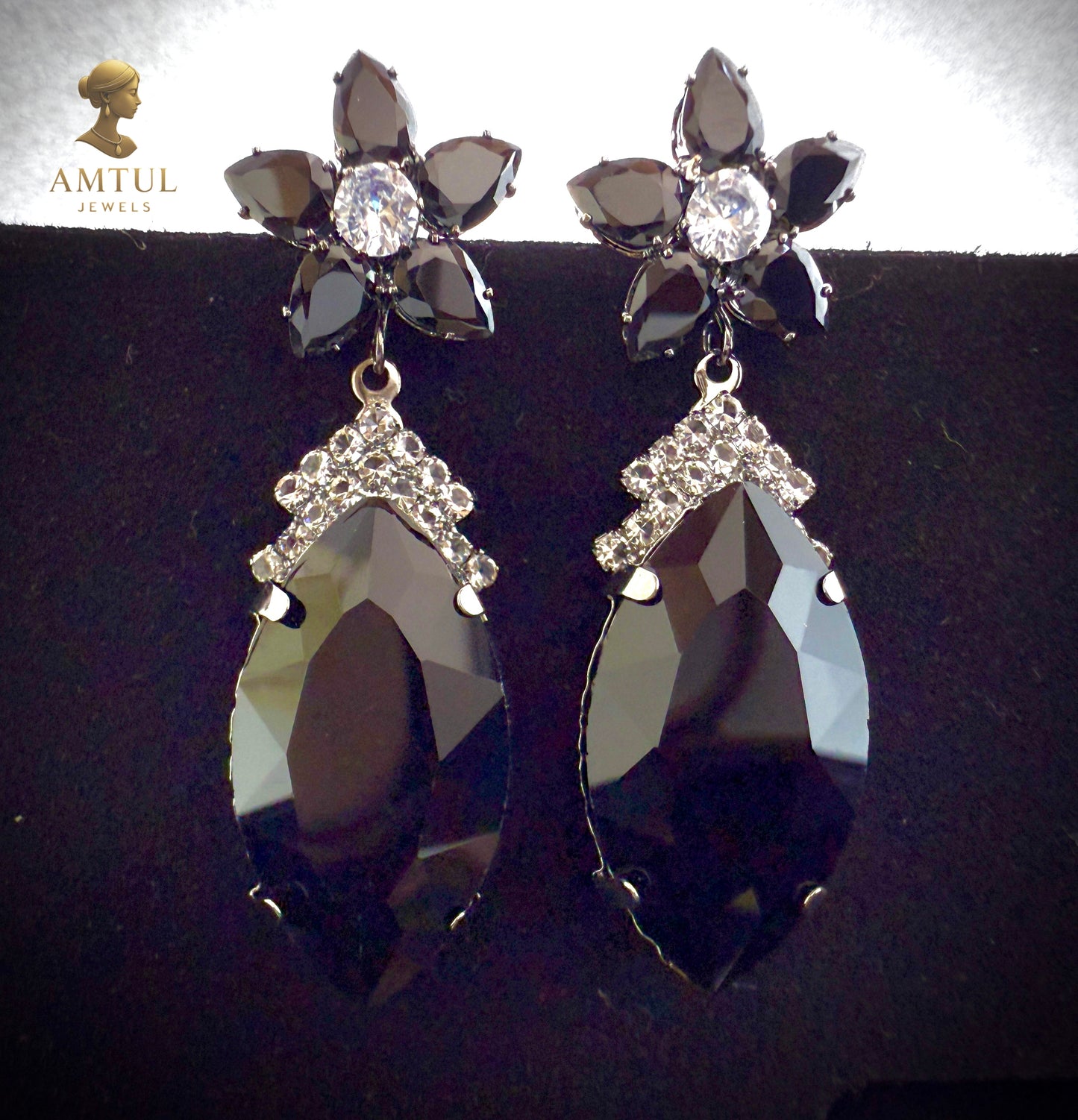 💎 Midnight Bloom Black Crystal Earrings