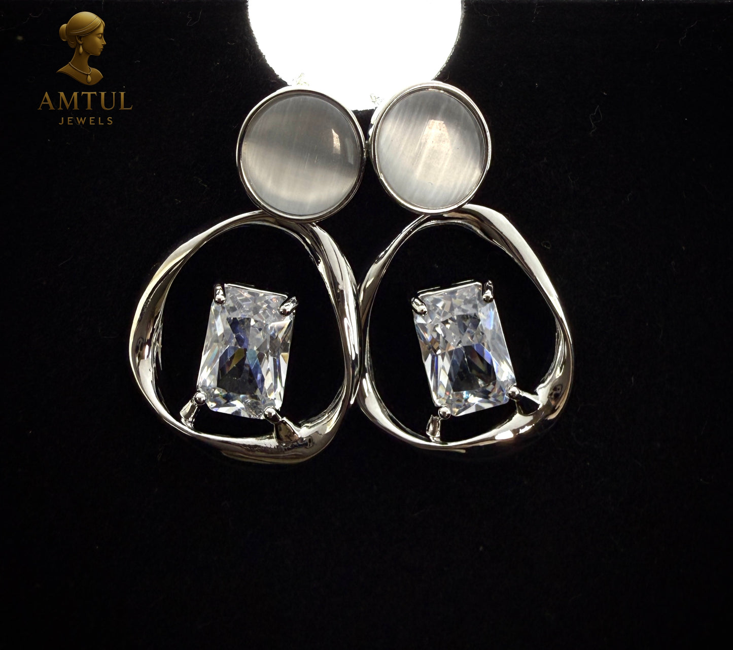 💎 Silver Aurora Spark Diamond Earrings