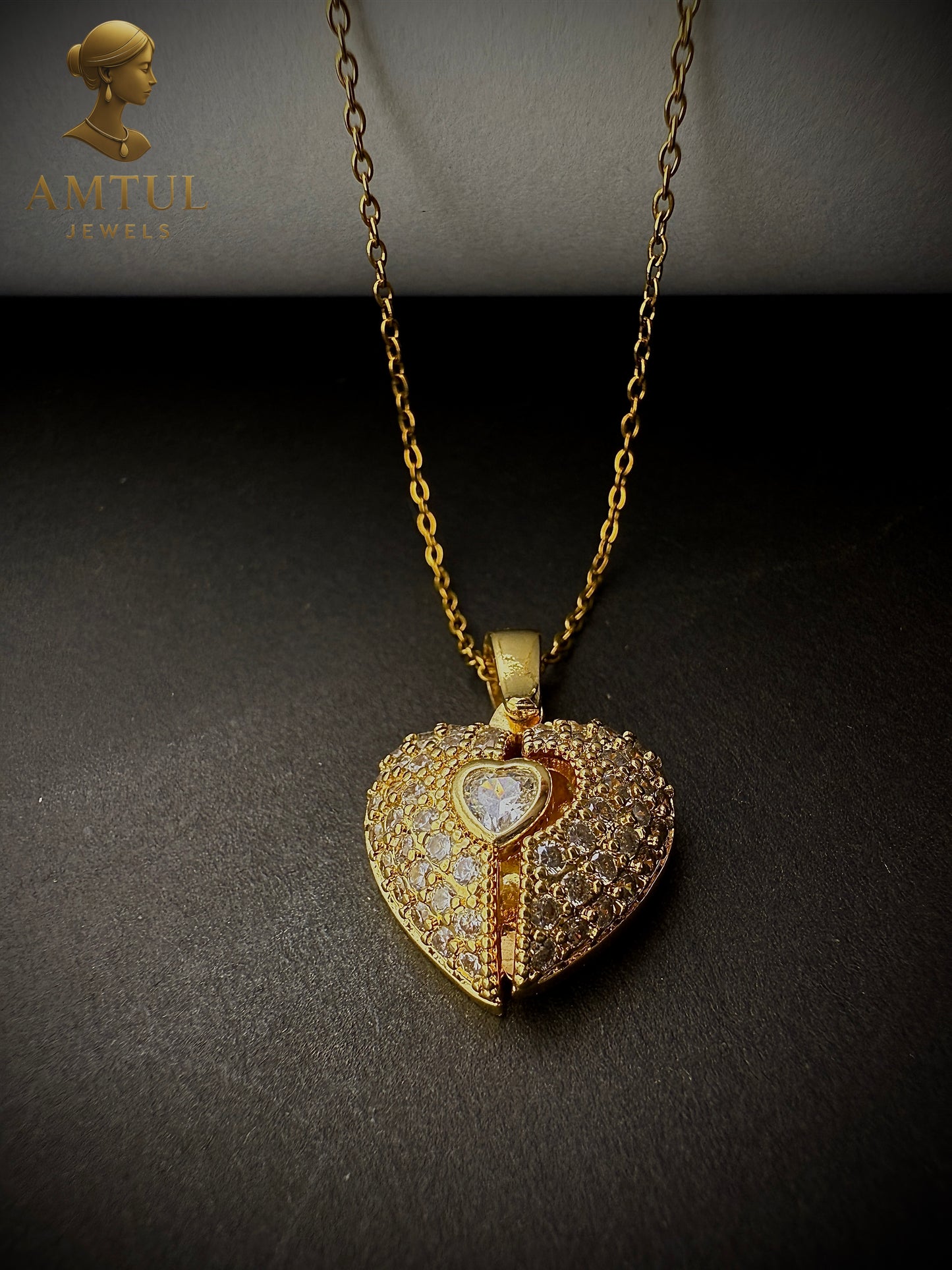 💎 Amtul Crystal Heart Gold Pendant 💎